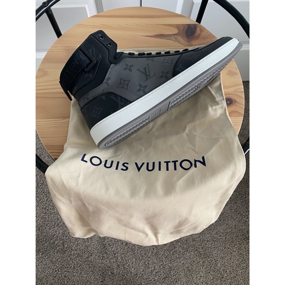 Used Louis Vuitton rivoli sneaker boot. Size 9. - Picture 3 of 7